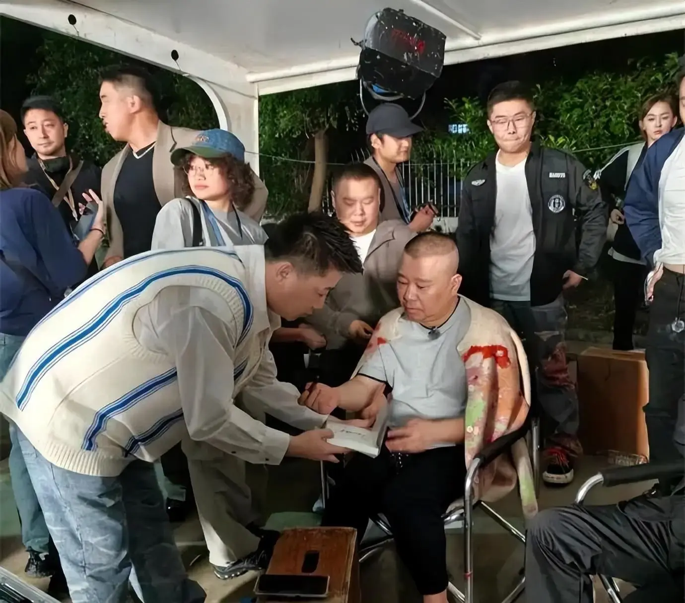 郭德纲于谦相声于谦爸爸打台球__有郭德纲于谦演出的票好买吗