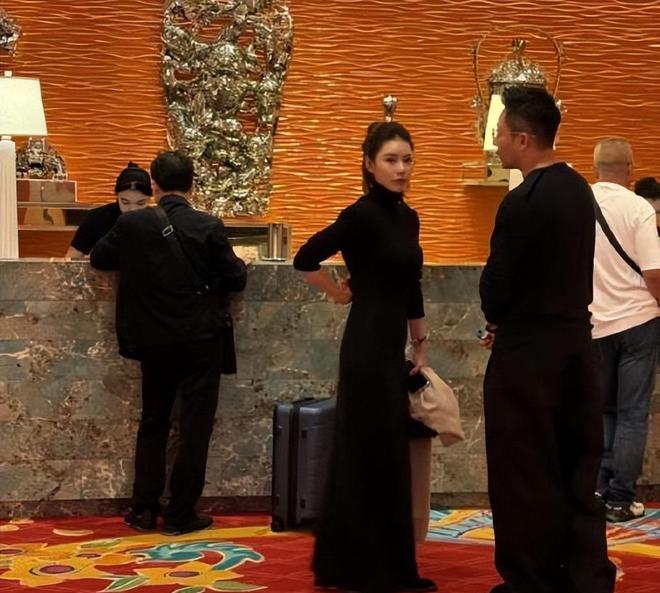 汪小菲一家四口_汪小菲区别对待儿子和女儿_