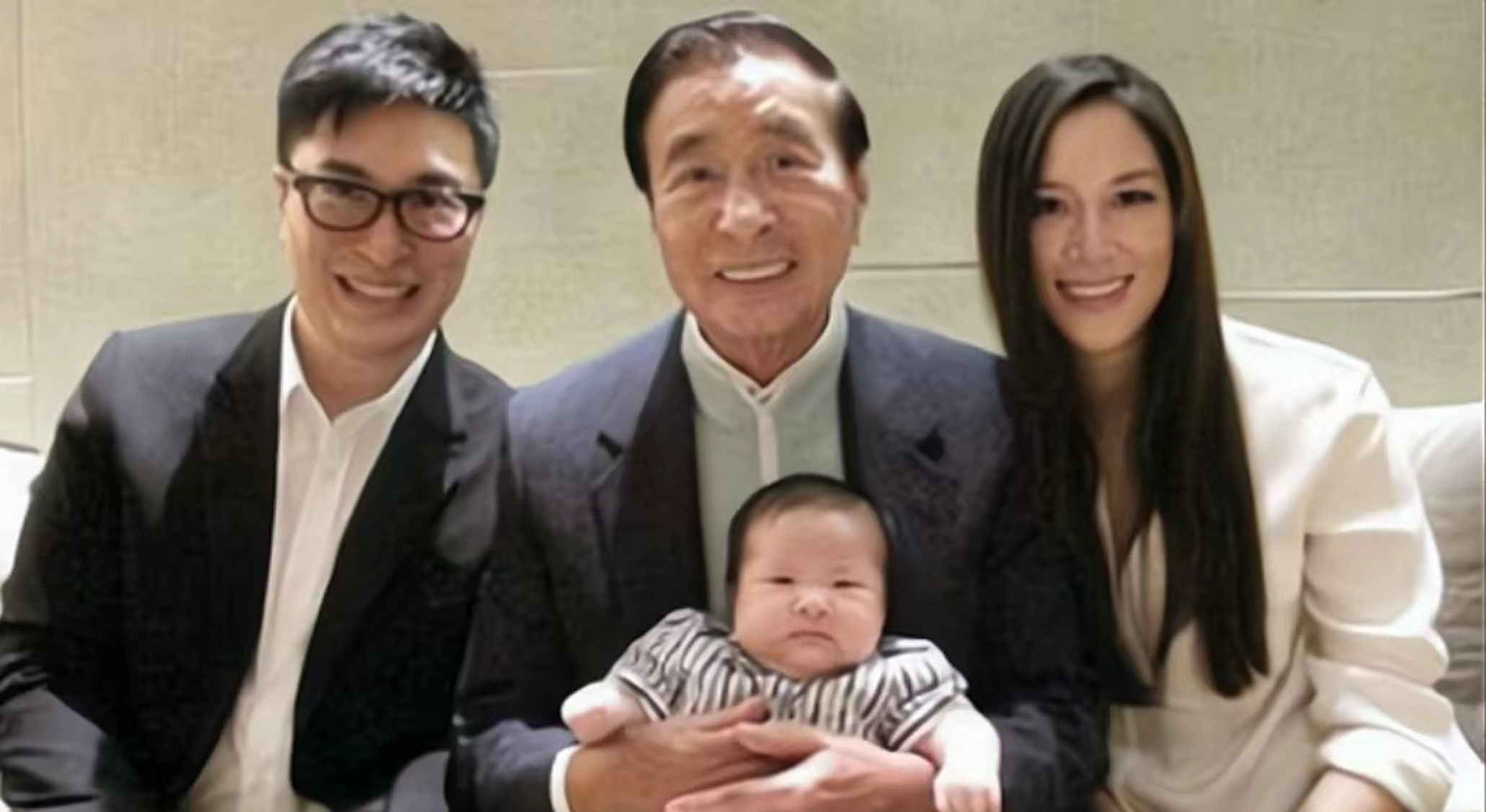 _14岁已是“人间尤物”， 被首富看中花10亿娶回家， 8年生四胎_14岁已是“人间尤物”， 被首富看中花10亿娶回家， 8年生四胎