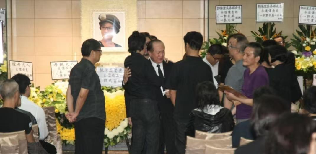 老深情了_再婚难逃总裁的深情_