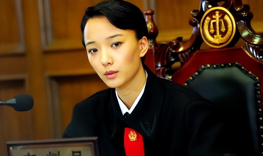 炮轰徐静蕾，说周冬雨难看，嘴上没把门的王珞丹为什么这么敢说？__炮轰徐静蕾，说周冬雨难看，嘴上没把门的王珞丹为什么这么敢说？